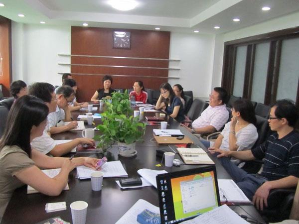 Changyuan ha tenuto un seminario sul piano di sviluppo delle macchine di sollevamento export.jpg Changyuan Held a seminar on the development plan of lifting machinery export base.jpg