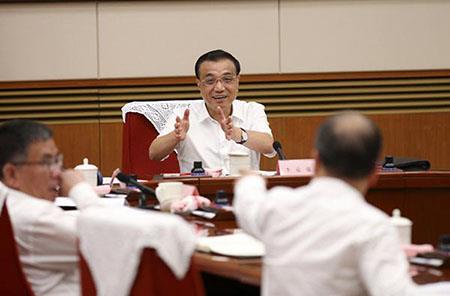 Aggiornamenti di produzione e ristrutturazione economica con il premier cinese Li Keqiang.jpg Manufacturing Upgrades and Economic Restructuring with Chinese Premier Li Keqiang.jpg