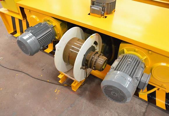 Carrello di trasferimento alimentato a tamburo per cavi