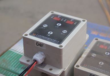 Sistema di chiamata di strato della gru della costruzione